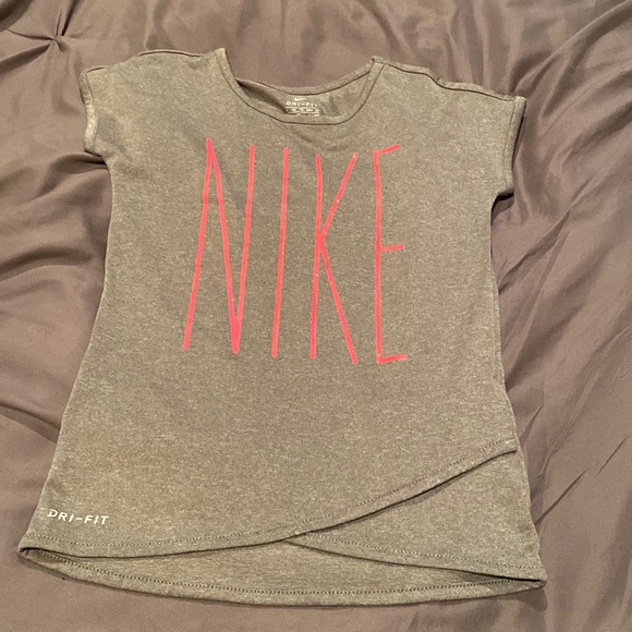 Nike Dri-fit top - Picture 1 of 3